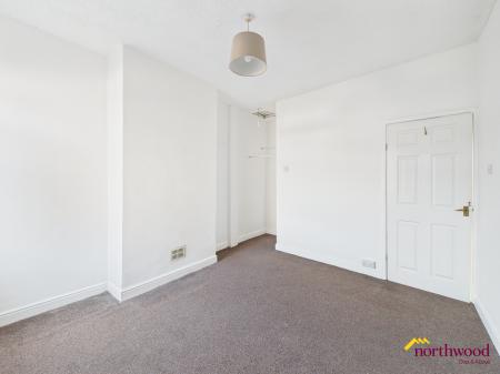 2 bedroom Terraced House to let in Packett Street, Longton, ST4