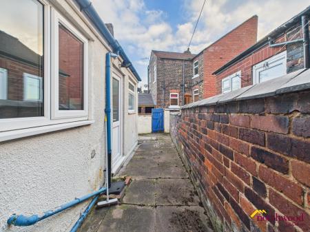 2 bedroom Terraced House to let in Honeywall, Penkhull, ST4