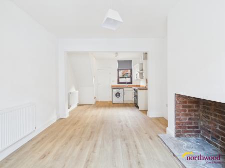 2 bedroom Terraced House to let in Chorley Street, Leek, ST13