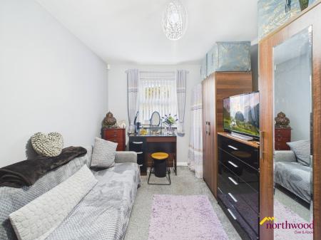 2 bedroom Flat to let in Chasewater Drive, Norton Heights, Stoke-on-Trent, ST6