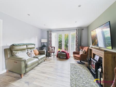 2 bedroom Flat to let in Chasewater Drive, Norton Heights, Stoke-on-Trent, ST6