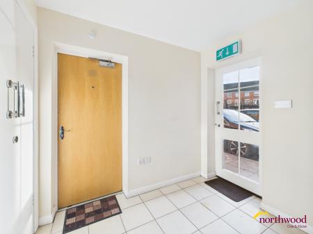 2 bedroom Flat to let in Chasewater Drive, Norton Heights, Stoke-on-Trent, ST6