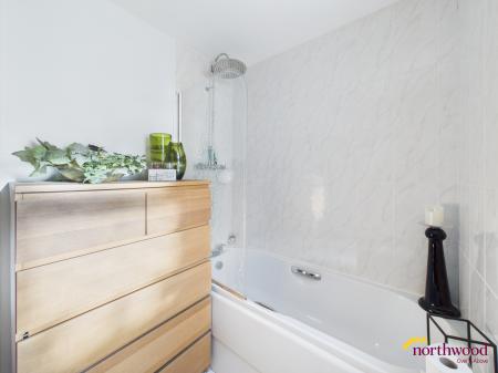 2 bedroom Flat to let in Chasewater Drive, Norton Heights, Stoke-on-Trent, ST6