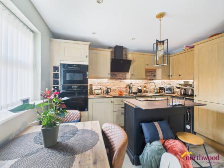 2 bedroom Flat to let in Chasewater Drive, Norton Heights, Stoke-on-Trent, ST6