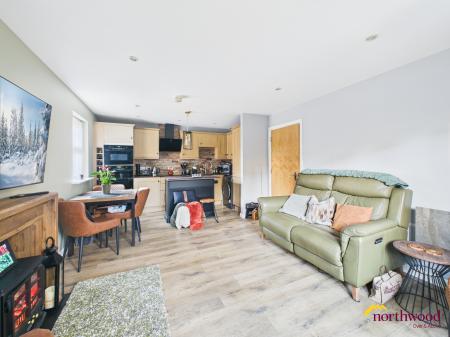 2 bedroom Flat to let in Chasewater Drive, Norton Heights, Stoke-on-Trent, ST6