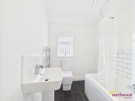 3 bedroom Town house to let in Wilson Street, Burslem, ST6