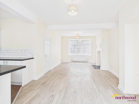 3 bedroom Town house to let in Wilson Street, Burslem, ST6