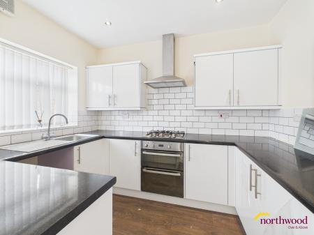 3 bedroom Town house to let in Wilson Street, Burslem, ST6