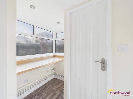 3 bedroom Semi-detached house to let in Courtway Drive, Sneyd Green, Stoke-on-Trent, ST1