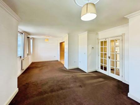 2 bedroom Flat for sale in Bishopfields Drive, York, YO26