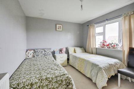 3 bedroom End of terrace house for sale in Bramham Grove, Acomb, York, YO26