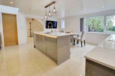 3 bedroom Detached house to let in Back Lane, Long Marston, York, YO26