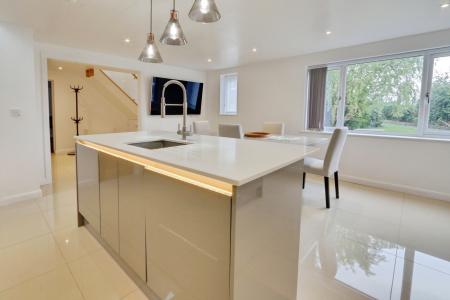 3 bedroom Detached house to let in Back Lane, Long Marston, York, YO26