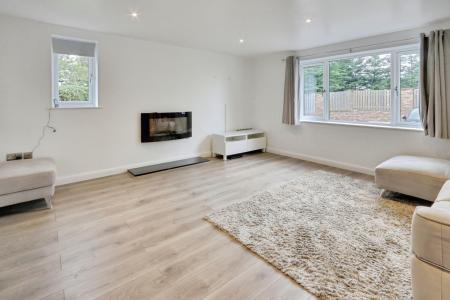 3 bedroom Detached house to let in Back Lane, Long Marston, York, YO26