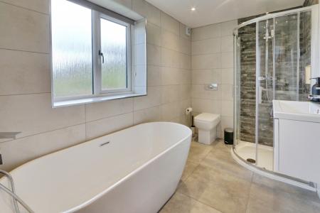 3 bedroom Detached house to let in Back Lane, Long Marston, York, YO26