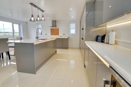 3 bedroom Detached house to let in Back Lane, Long Marston, York, YO26