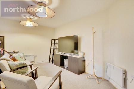 2 bedroom Flat to let in Ramsey House, York, YO31