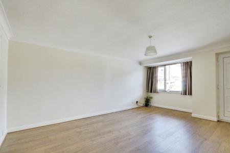 2 bedroom Semi-detached house to let in Melrose Close, York, YO31