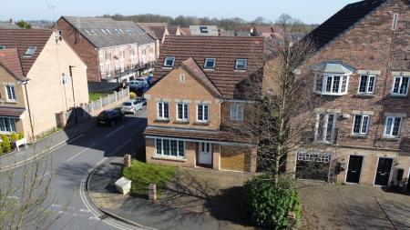 4 bedroom Detached house to let in Principal Rise, Dringhouses, York, YO24