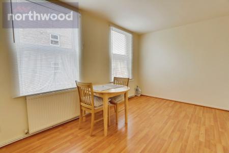 3 bedroom End of terrace house to let in Cromwell Road, York, YO1