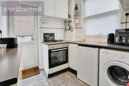 3 bedroom End of terrace house to let in Cromwell Road, York, YO1