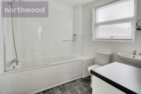 3 bedroom End of terrace house to let in Cromwell Road, York, YO1