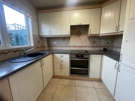 2 bedroom Semi-detached house to let in Harrow Road, Midway, Swadlincote, DE11