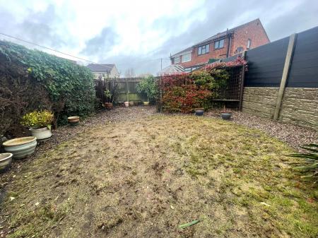 2 bedroom Semi-detached house to let in Harrow Road, Midway, Swadlincote, DE11