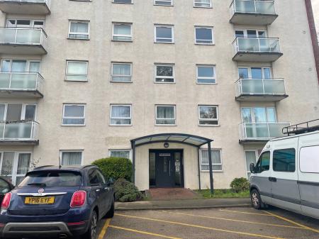 2 bedroom Flat to let in Hobs Road, Lichfield, WS13