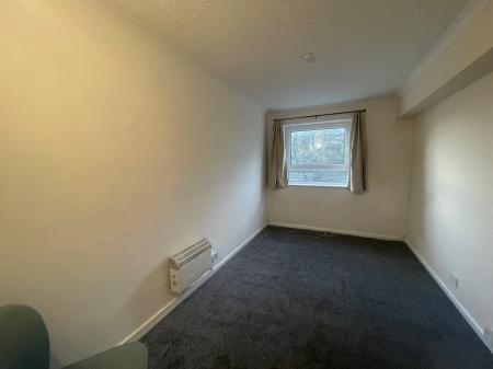 2 bedroom Flat to let in Hobs Road, Lichfield, WS13