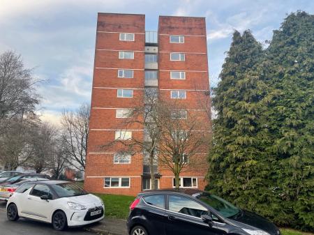 2 bedroom Flat to let in Hobs Road, Lichfield, WS13