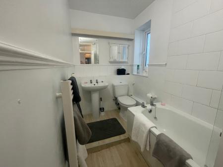 2 bedroom Flat to let in Hobs Road, Lichfield, WS13