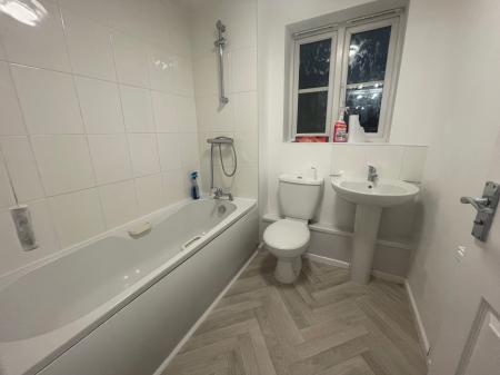 3 bedroom Semi-detached house to let in Amblerise Close, Amington, Tamworth, B77