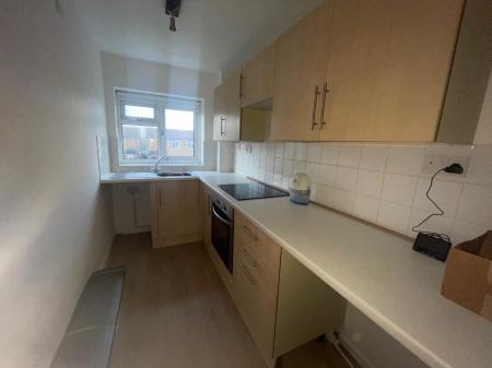 1 bedroom Maisonette to let in Chaucer Close, Leyfields, Tamworth, B79