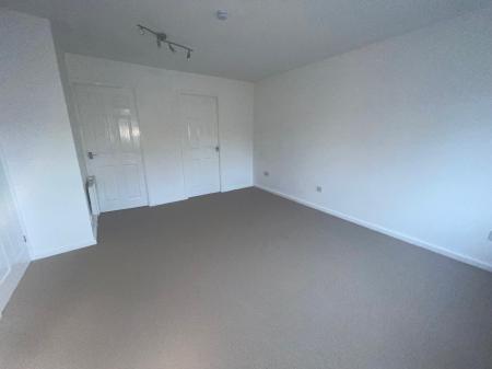 1 bedroom Maisonette to let in Chaucer Close, Leyfields, Tamworth, B79