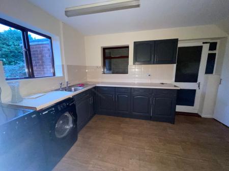 2 bedroom Terraced House to let in Laburnum Avenue, Gillway, Tamworth, B79
