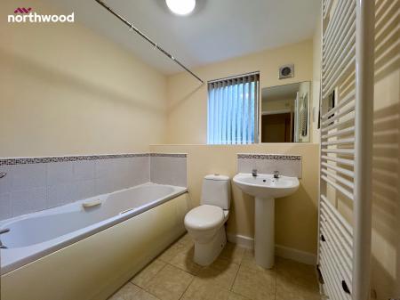 2 bedroom Apartment for sale in Bentley Place, Wrexham, LL13