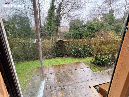 2 bedroom Apartment for sale in Bentley Place, Wrexham, LL13