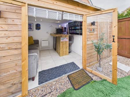 3 bedroom Terraced House for sale in Bloom Avenue, Brymbo, LL11