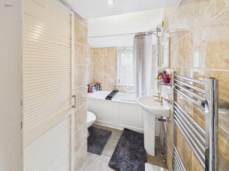 2 bedroom End of terrace house for sale in Brynisa Road, Brynteg, LL11