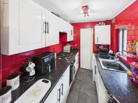 2 bedroom End of terrace house for sale in Brynisa Road, Brynteg, LL11