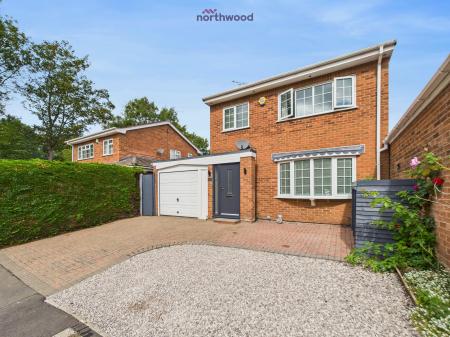 3 bedroom Detached house for sale in Ffordd Hendre, Wrexham, Wrexham, LL13