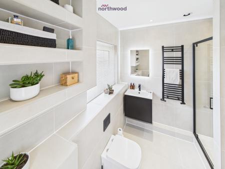 3 bedroom Detached house for sale in Ffordd Hendre, Wrexham, Wrexham, LL13