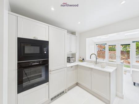 3 bedroom Detached house for sale in Ffordd Hendre, Wrexham, Wrexham, LL13