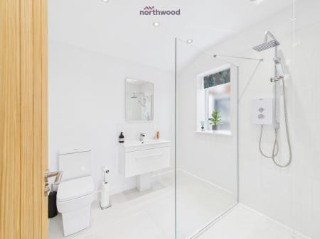 3 bedroom Detached house for sale in Ffordd Hendre, Wrexham, Wrexham, LL13