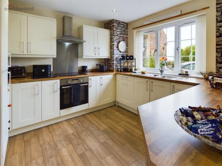 4 bedroom Detached house for sale in Francis Road, Moss, Wrexham, LL11