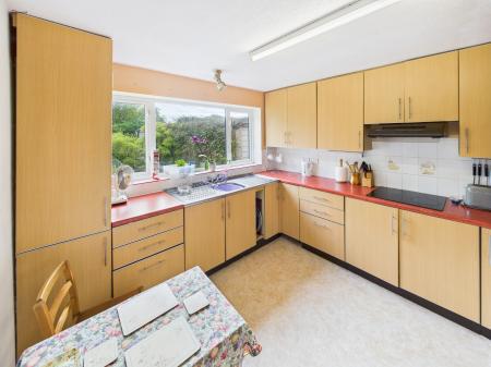 5 bedroom Detached house for sale in Green Park, Wrexham, LL13