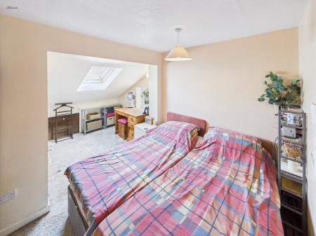 5 bedroom Detached house for sale in Green Park, Wrexham, LL13