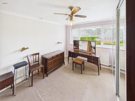 5 bedroom Detached house for sale in Green Park, Wrexham, LL13