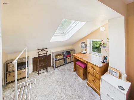 5 bedroom Detached house for sale in Green Park, Wrexham, LL13